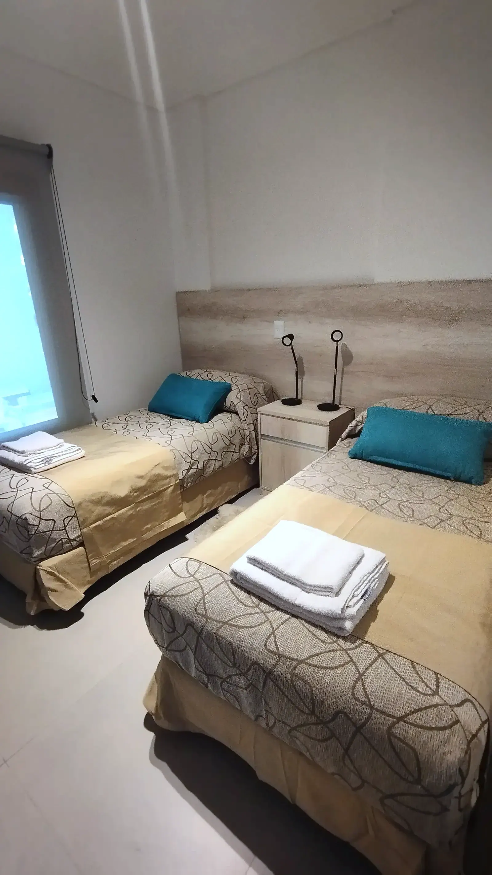 Dormitorio con dos camas